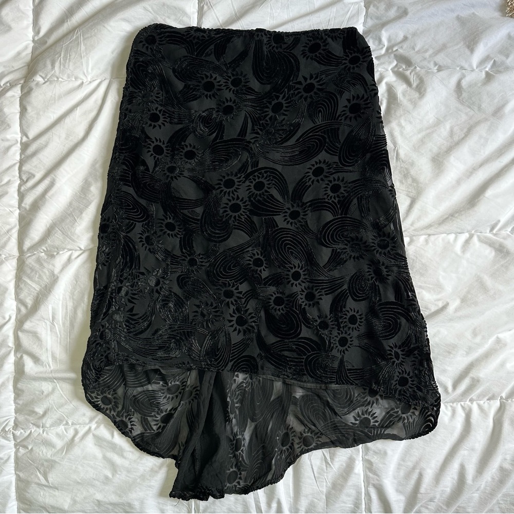 Black Velvety Textured Midi Skirt size 6 Beth Bowley